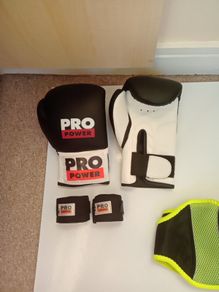 Adidas boxing gloves L/XL