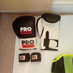 Adidas boxing gloves L/XL