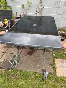 Garden table & 5 chairs