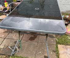 Garden table & 5 chairs