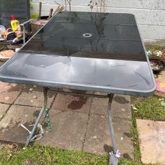 Garden table & 5 chairs