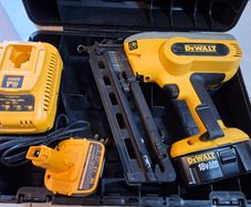 Dewalt DC618 2nd Fix Nail Gun 18v