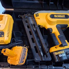 Dewalt DC618 2nd Fix Nail Gun 18v