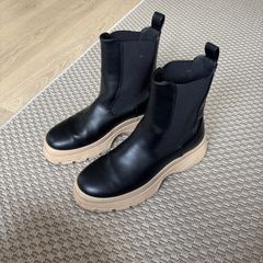 womans boots