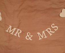 Mr & Mrs wooden decoration
