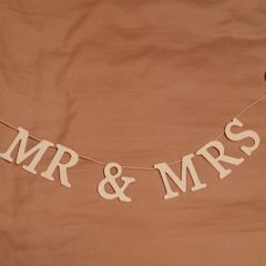 Mr & Mrs wooden decoration