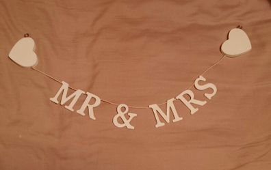 Mr & Mrs wooden decoration