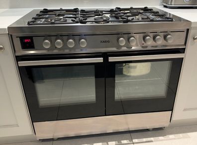 AEG Dual Fuel Cooker (for parts or repair)