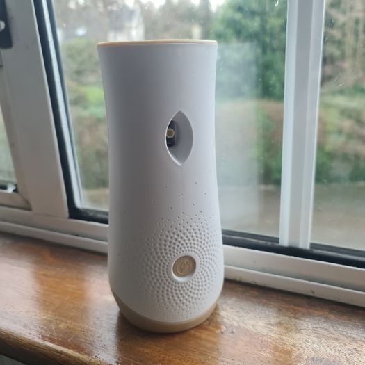 Automatic air freshener dispenser