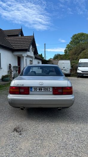 Lexus Ls400
