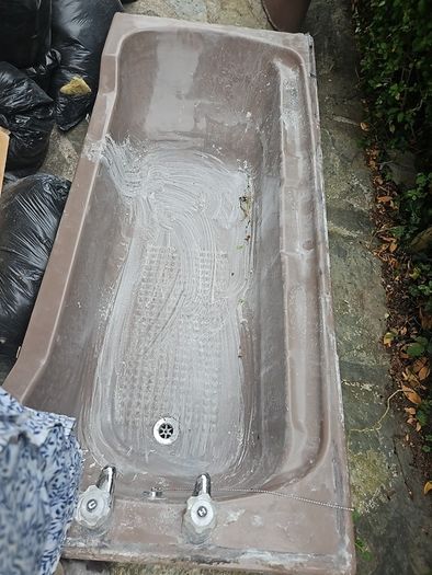 free bathroom suite and 760mmx760mm shower tray