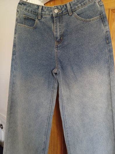 Pretty Little Thing Wide leg jeans