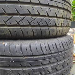 Set of 2 Nissan alloy wheels with very good tyres (225/45 R19).
