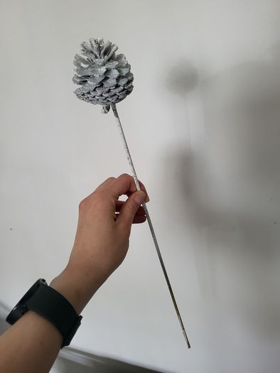 Decorative cones on sticks - white and silver 5pcs NEW