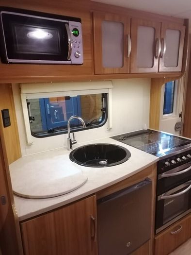 Lunar Lexon 560 4 Berth Caravan 2010