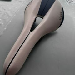 X2 Fizik Aliante R3 Open saddle. X1 Black x1 white