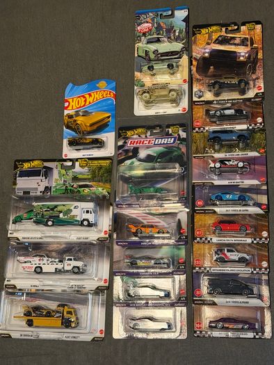Hot wheels bundle Rexy