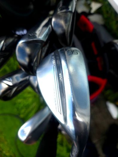 Set of Taylormade Golf Clubs