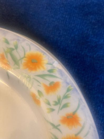 Vintage Dinner Plates/Side Plates 5-7euro each.