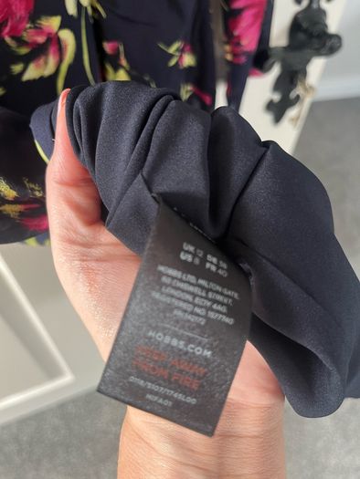 Hobbs Silk Dress - Size 12 - Fully lined, perfect condition and ruching to waist