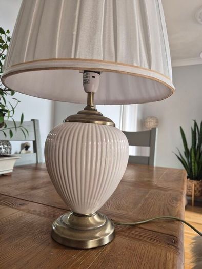 Table lamp