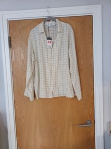 Primark  Long Sleeved  Blouse. S.44-16.  B.N.W.T