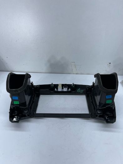 2011 Nissan Juke Dashboard Centre Air Vents With Surround Trim 687501ke0a A2l5b1s