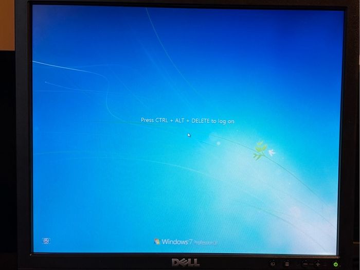 Lenovo ThinkVision Monitor 2 Dell Monitors Dell OptiPlex 760 PC Bundle No Operating System Installed