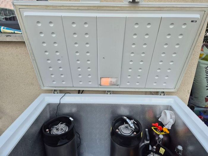 Logic 290L chest freezer