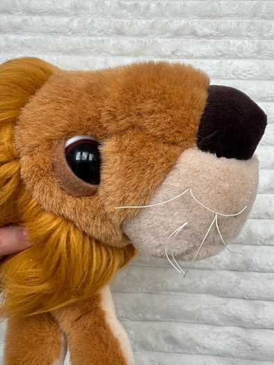 Big Headz Lion Dreamy Eyes Used Please see pictures