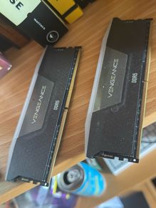 64GB DDR5 Corsair Vengeance RGB 6000MHz CL40 (2x32GB)