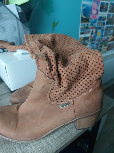 Boots leather