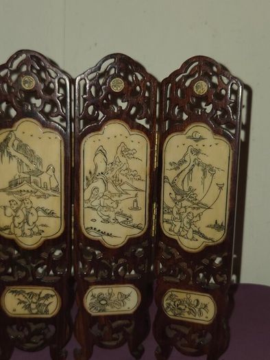 Vintage Chinese miniature table screen