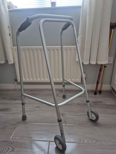 zimmer frame