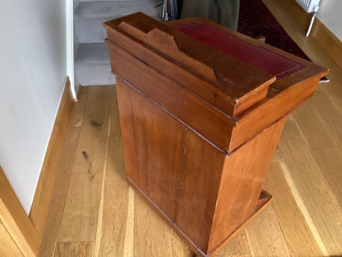 Victorian or early Edwardian Davenport desk