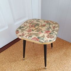 Vintage Plant Stand/Decorative Table