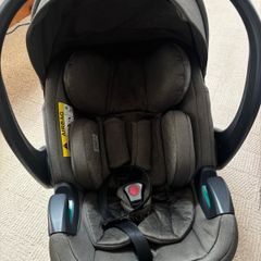 Egg 2 Egg Shell Infant car seat and 2 isofix bases