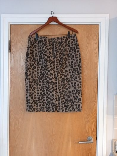 M&S Camel Milx Animal Print  Skirt. S. 16.  B.N.W.T
