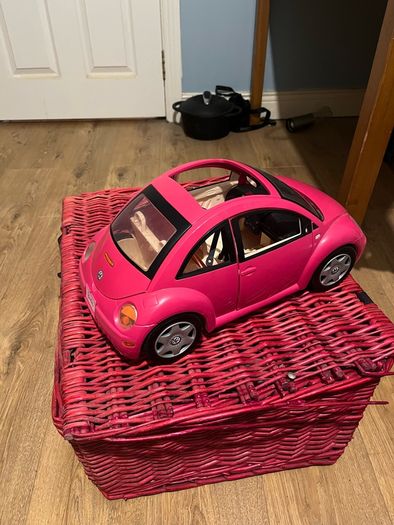 Mattel Barbie Volkswagen Beetle in hot pink