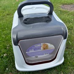 Cat litter box