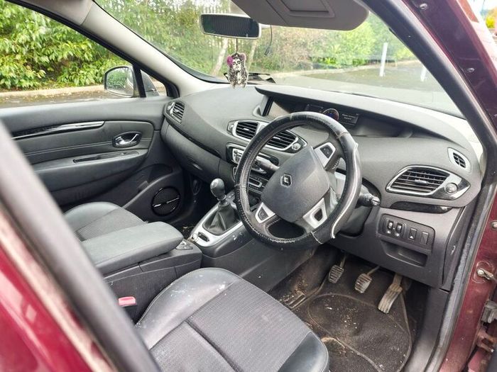 2012 Renault Scenic