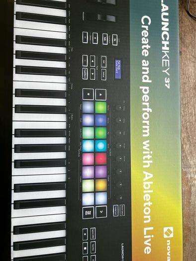 Novation Launchkey 37 Mark 3