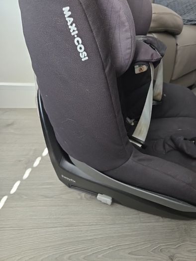 childs car seat