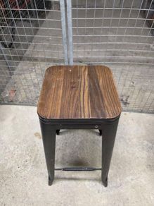Bar stool (black)