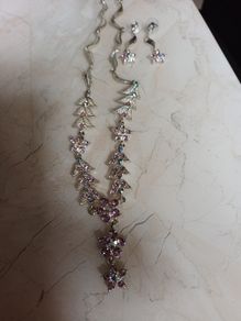 Costume  Necklace & Matching  Earrings.  Length  - 11"..