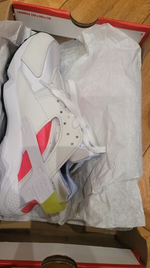 Nike Air Huarache Women's Trainers  DH4439-106 Size: 8.5 US 39.5 EU 6.5 UK