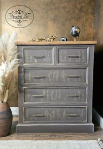 Chest of drawers
