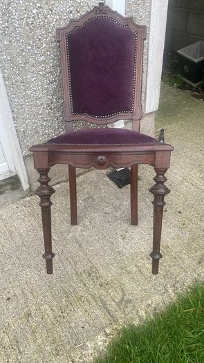 Antique Victorian Mahogany original horsehair filling