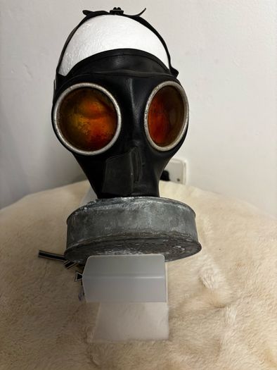 German WW2 Mothers Cross + Gas Mask