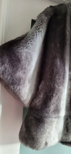 CALVIN KLEIN grey and black faux fur jacket - Sz M (Fit 10-14UK) - Bnwt Rrp 295 USD